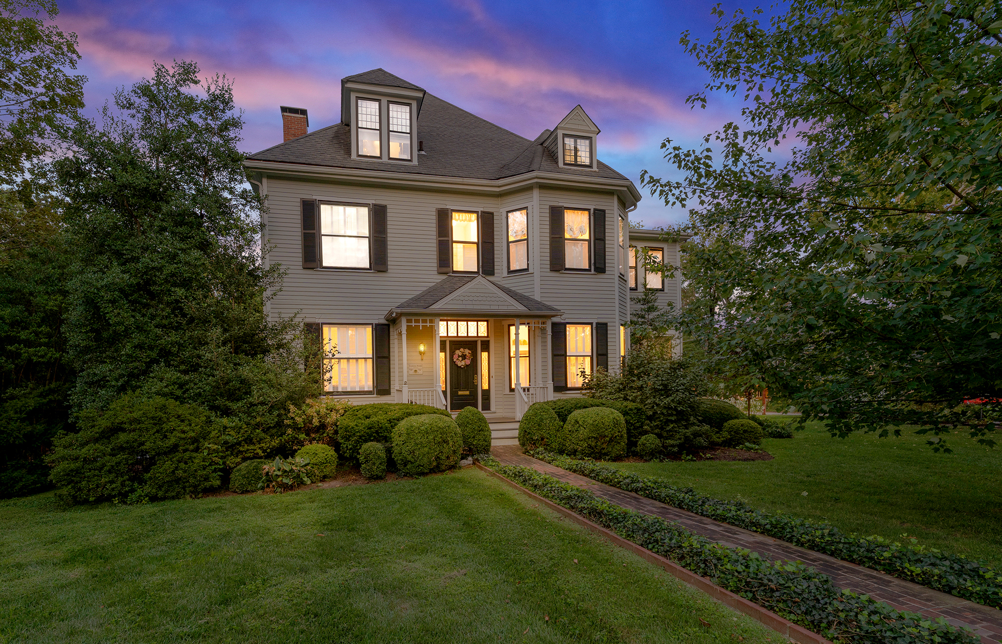 FEATURED HOME